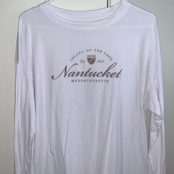 A&F Tee - Picture 2 of 4